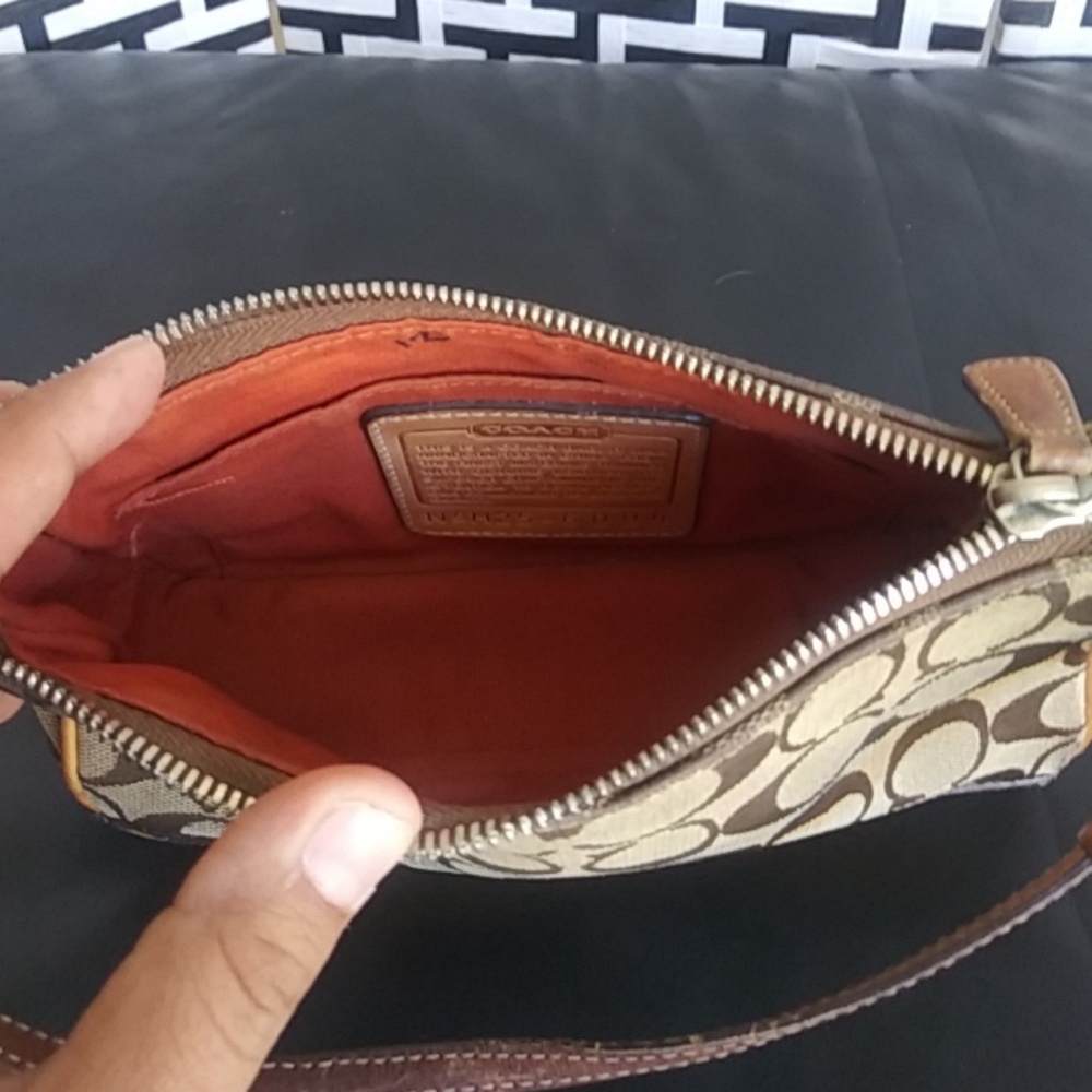 Coach hand bag - Picture 4 of 5